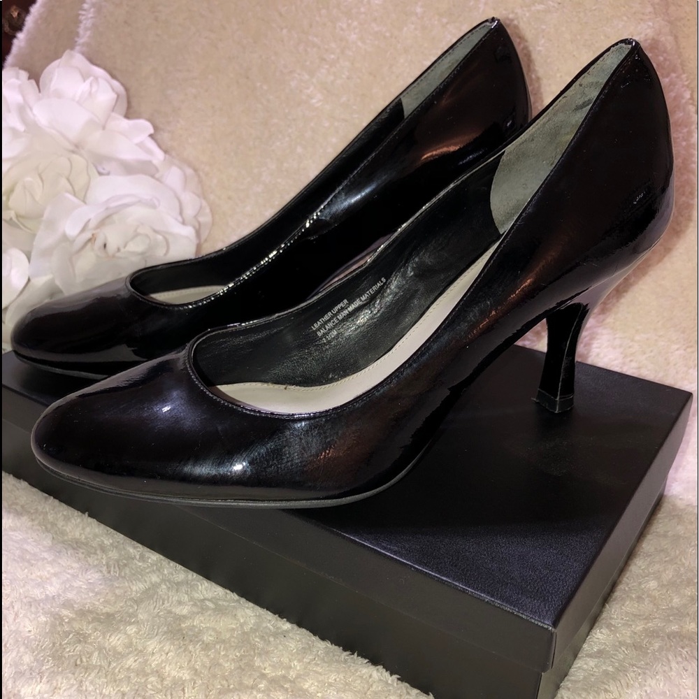 Via Spiga Classic Patent Leather Pumps